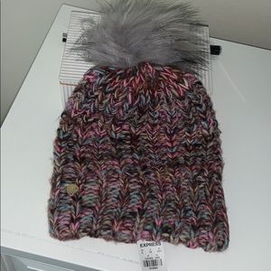 Express beanie with Pom Pom